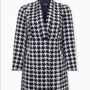 Torrid black and white houndstooth woolen coat new with tags size 4